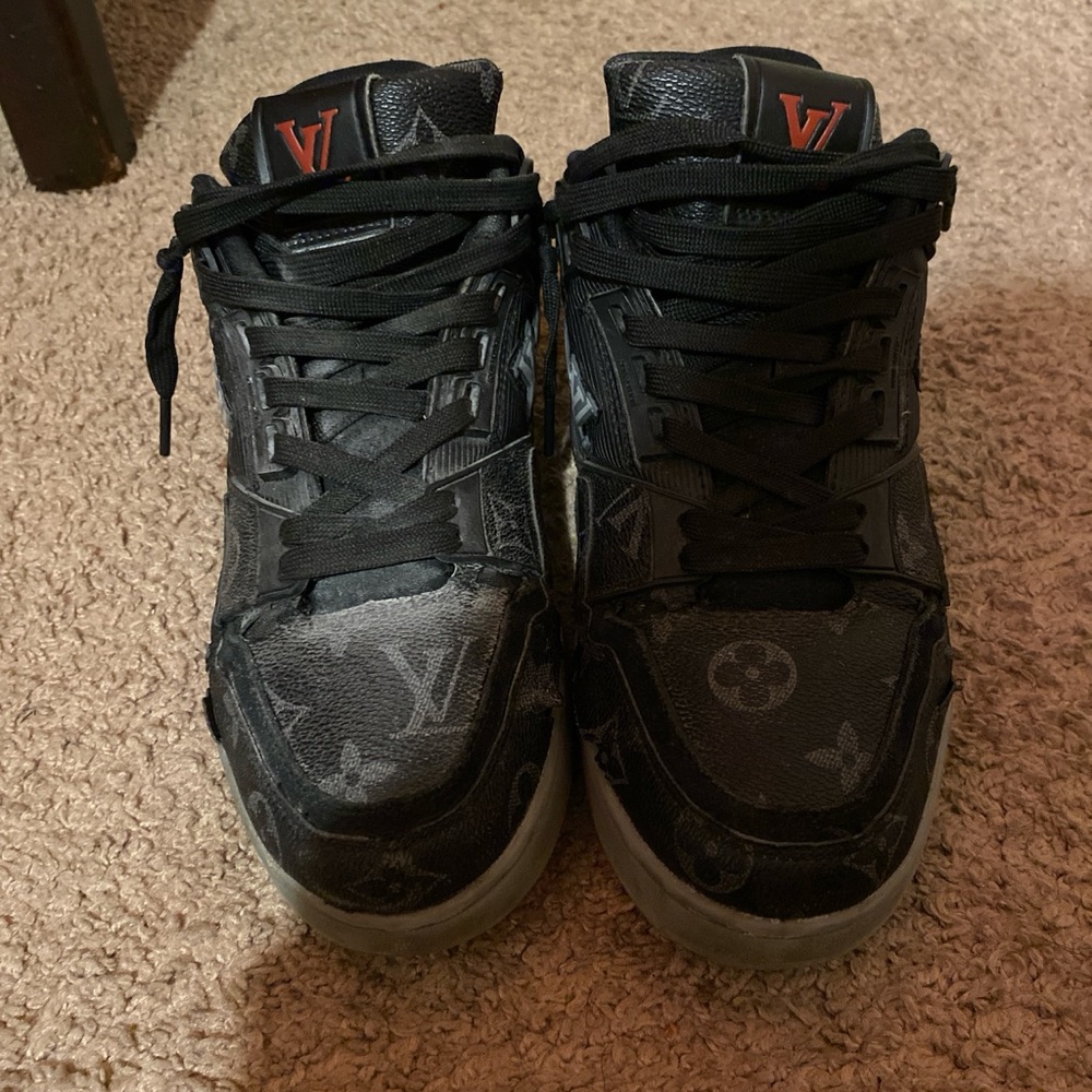 Louis Vuitton Black shoes with no box but they are real - Picture 6 of 6